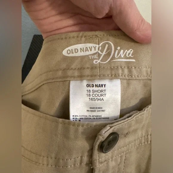 Old Navy The Diva pants size 18 short - Picture 4 of 4